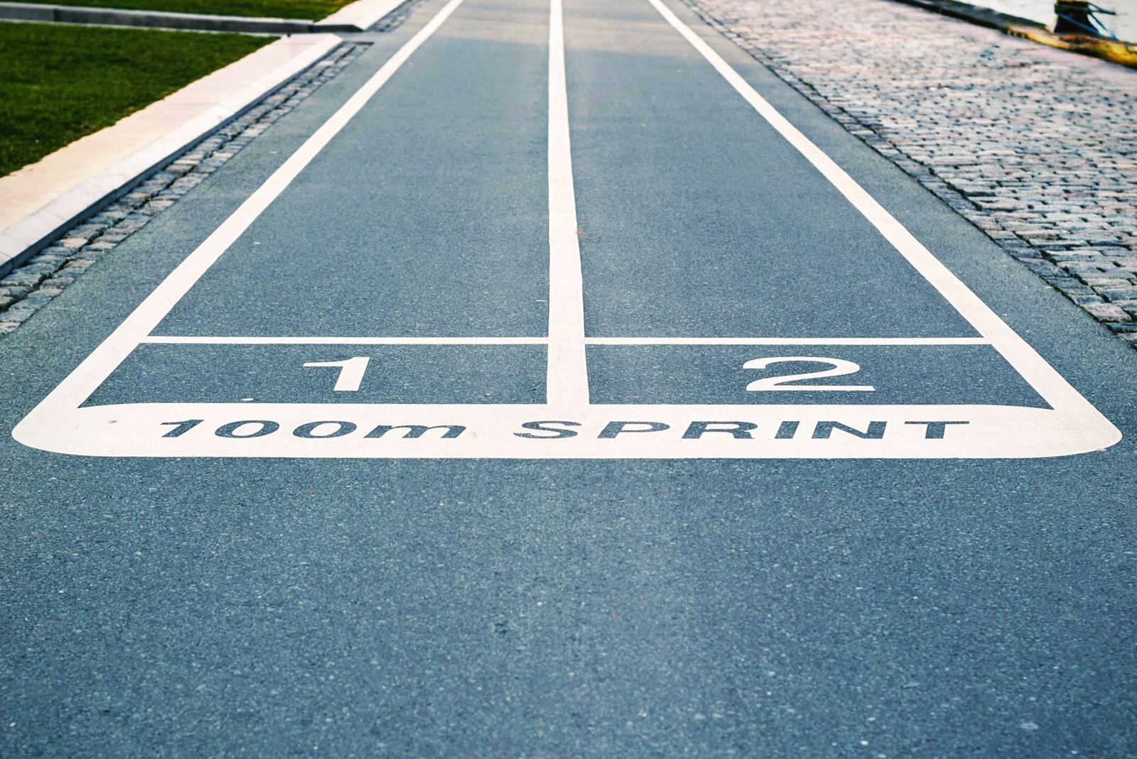 100 m sprint lanes